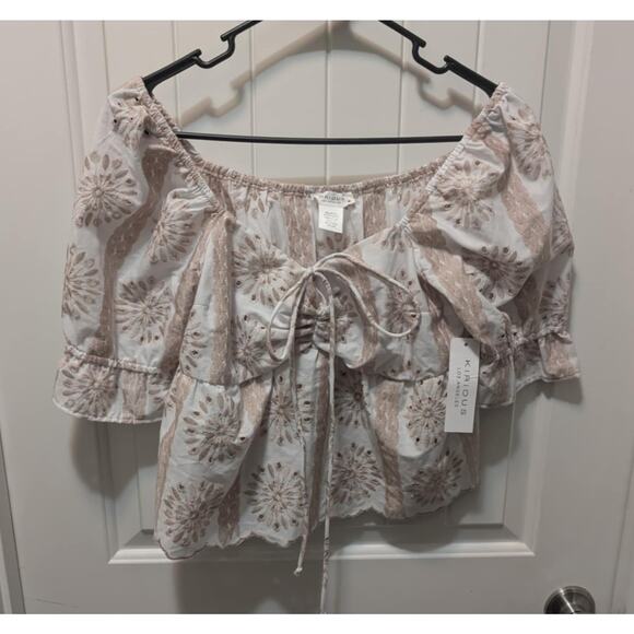 New Kirious Juniors Medium Cream Taupe Embroidered Sweetheart Scallop Crop Top - Picture 1 of 7